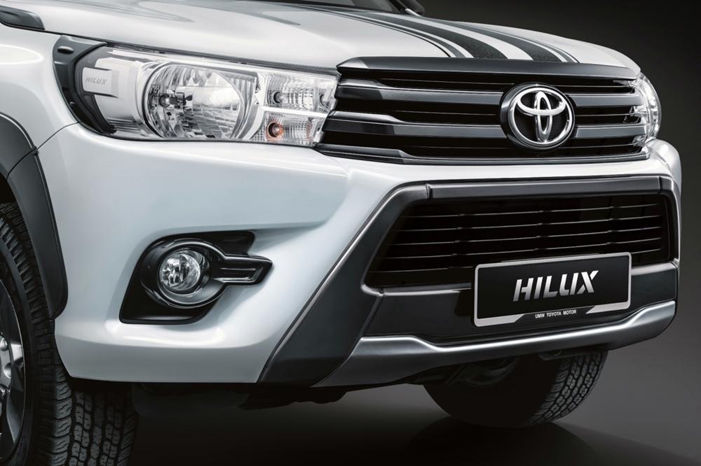 Toyota Revo 2017 รุ่นพิเศษเคราะราคาเริ่มต้นที่ 9.9 แสนบาทในมาเลเซีย