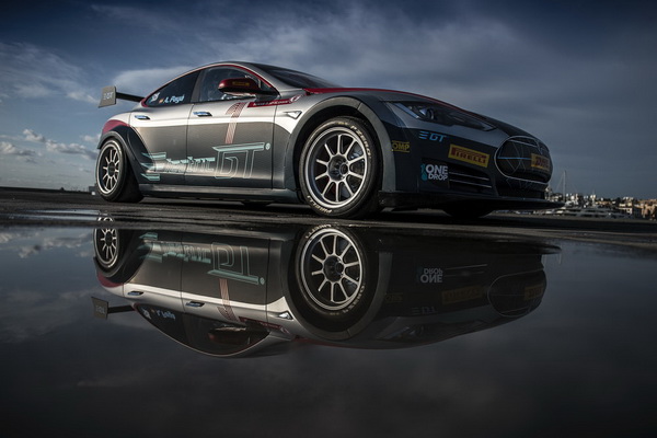 Tesla เตรียมเปิดตัวรถพลังงานไฟฟ้า