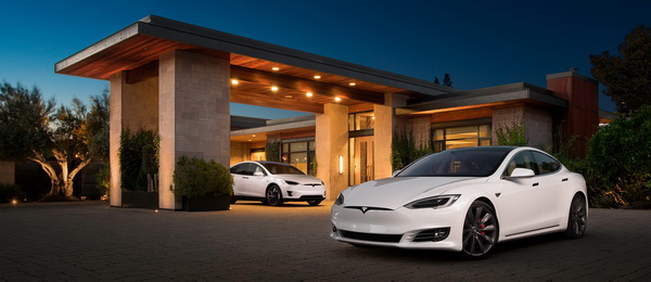 Tesla จัดให้เปิดตัวสปอร์ตไฟฟ้ารุ่นใหม่แบบ “Model S-P100D”