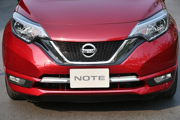 ไฟหน้าของ Nissan Note 2017 