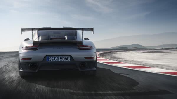 Porsche 911 GT2 RS ใหม่ 