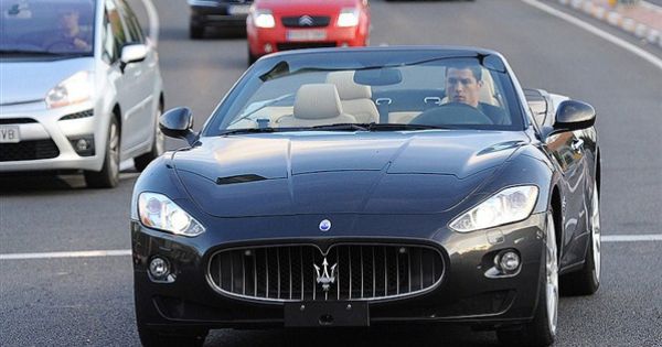 Cristiano Ronaldo ขับ Maserati Grancabrio