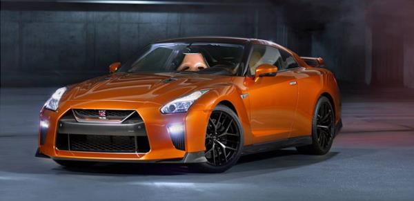 การออกแบบด้านหน้าของ Nissan GT-R ใหม่ ปี 20 17