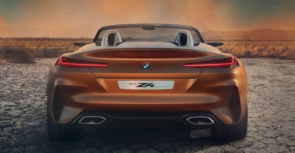 มุมมองด้านหลังของ BMW Z4 Concept