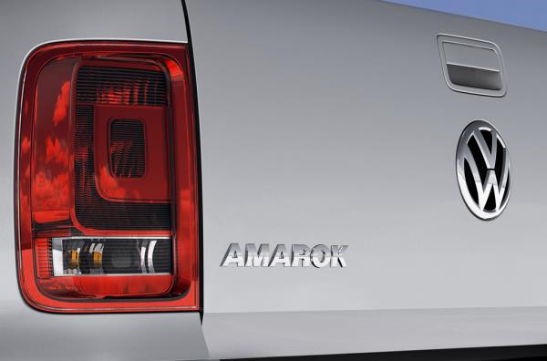 Volkswagen Amarok ไฟท้ายพร้อมสัญลักษณ์ Amarok
