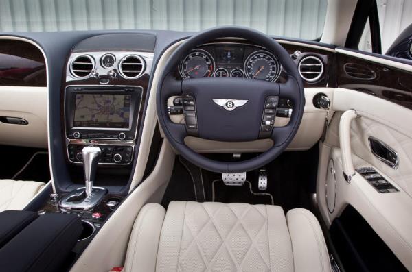 Bentley Flying Spur V8 Standard Interior ด้านคนขับ