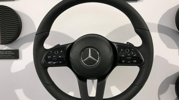 ดีไซน์พวงมาลัย 3 แบบ ของ Mercedes-Benz A-Class 2018