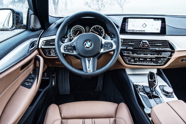อุปกรณ์อำนวยความมสะดวก BMW 530i M sport 2017
