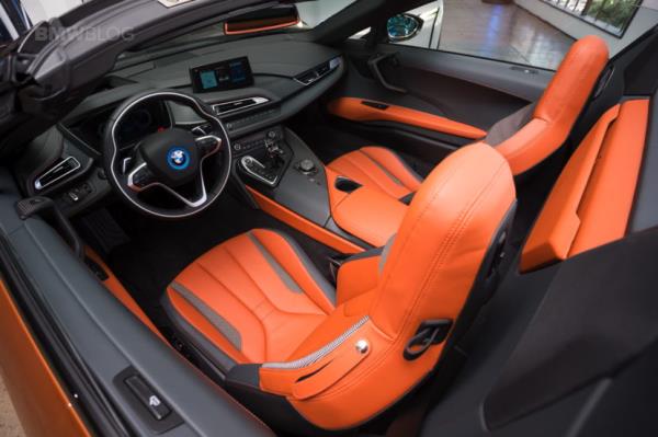 ภายใน BMW i8 Roadster