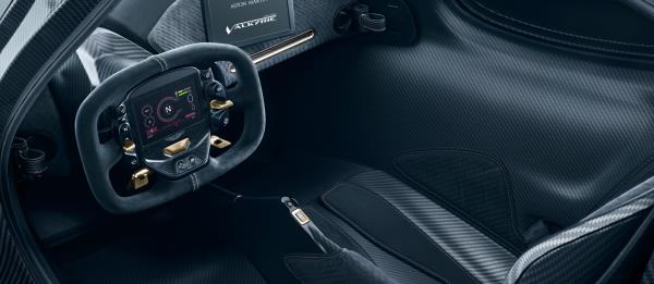 เบาะ Aston Martin Valkyrie เป็นแบบ Tailor made โดยใช้ระบบ 3D สแกนรูปร่างคนขับขี่ 