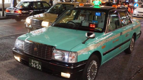 Toyota Crown Comfort