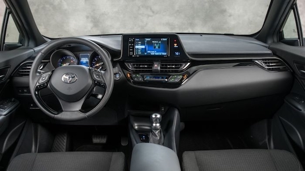 การออกแบบภายใน Toyota C-HR 2018 