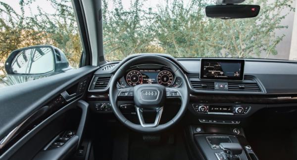 ภายในของ Audi Q5 35 TDI quattro 2017