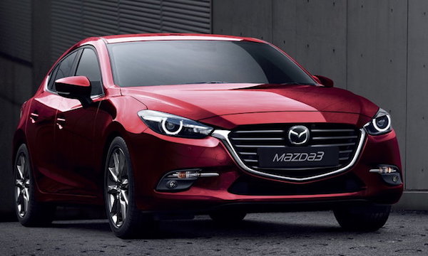 Mazda 3 สีแดงแรงฤทธิ์