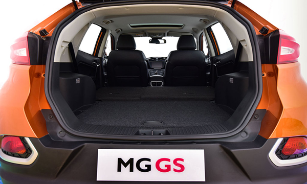 MG GS ด้านหลังบรรจุสัมภาระได้เต็มที่