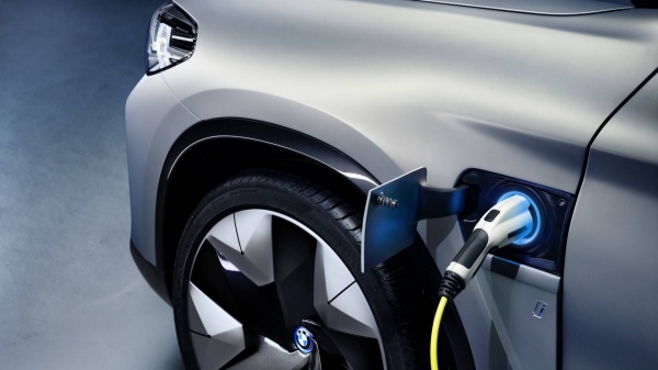 BMW iX3 Concept ต้นแบบของรถครอสโอเวอร์พลังงานไฟฟ้ารุ่นแรกของตระกูล Series i 