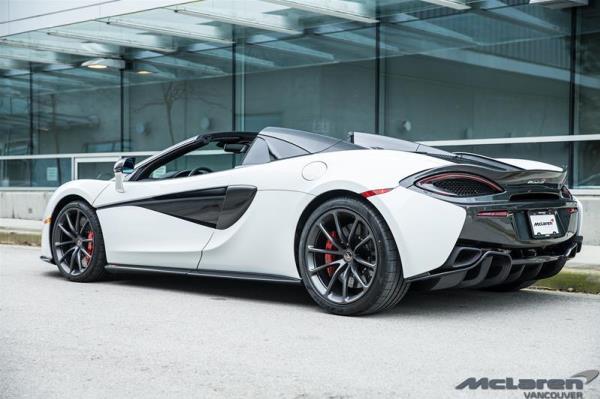 McLaren 570S Spider  Silica White
