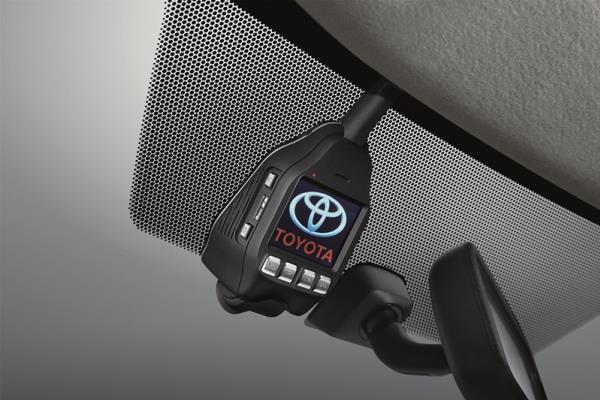  Toyota  Corolla  Altis  รุ่น 1.8V ที่มาพร้อมกับ T-Connect Telematics 