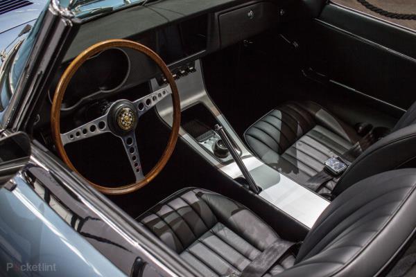 รถพระที่นั่ง Jaguar E-Type Concept Zero   