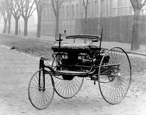 รถยนต์เผาไหม้ด้วยน้ำมันคันแรกของประวัติศาสตร์