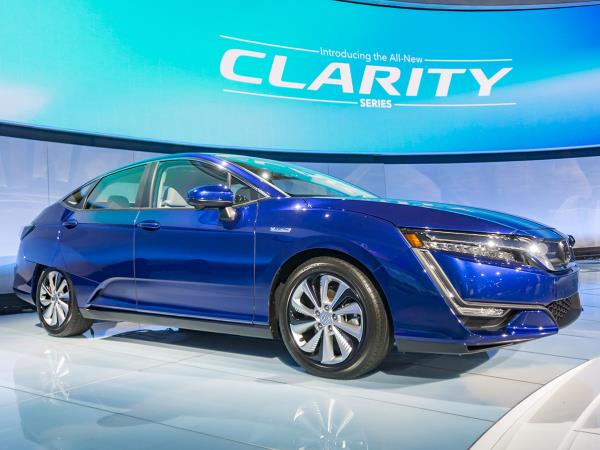 ประเทศญี่ปุ่น เปิดตัวอย่างเป็นทางการ กับ Honda Clarity PHEV 2018  ยนตรกรรมไฮบริดพลังงานไฟฟ้า