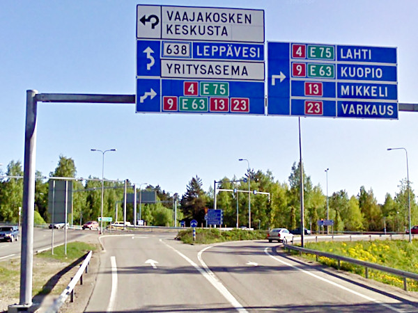 ป้ายตามถนนที่ตัวเลขมากมายจนลายตาในประเทศฟินแลนด์