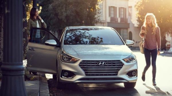 มาชมความสวยงามของ Hyundai Accent 2018 VS Ford Fiesta sedan 2018 อีกที่