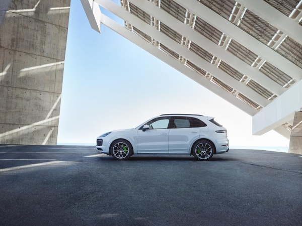 The new Porsche Cayenne E-Hybrid