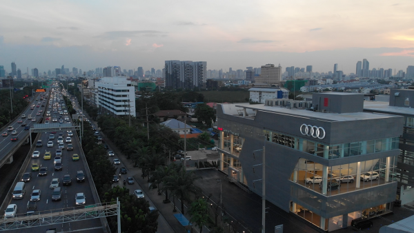 สำนักงานใหญ่-โชว์รูมและศูนย์บริการ (Audi Centre Thailand)