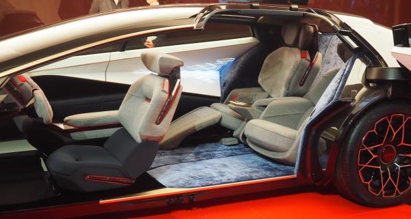 ดีไซน์ภายในของ Aston Martin Lagonda 