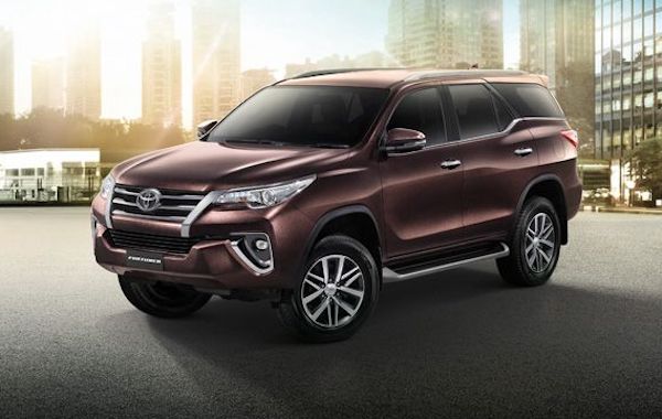 Тойота fortuner 2018