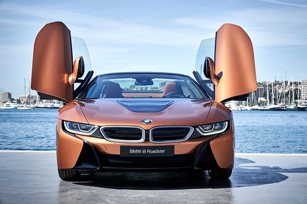 7 ข้อสุดเจ๋งที่คุณอาจยังไม่รู้กับ BMW i8