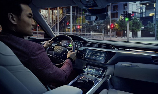 Audi e-Tron ที่จะสร้างมิติใหม่ของประสบการณ์กาารขับขี่ให้กับคุณ