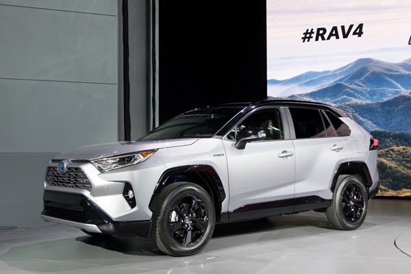 รถยนต์ Toyota RAV4 2020