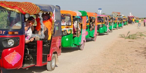 รถสามล้อเครื่องที่ใช้กันมากในอินเดีย