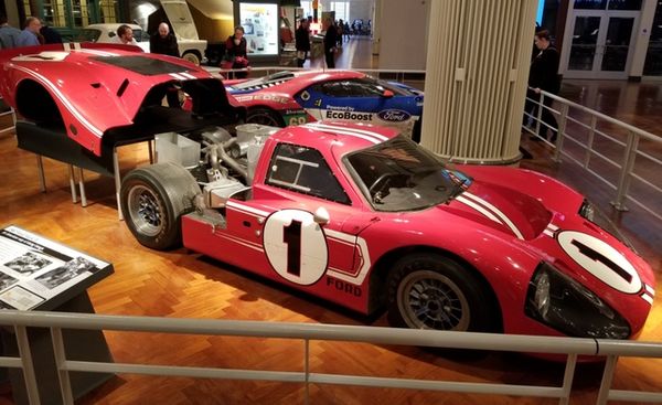 รถยนต์ Ford Mark IV ในพิพิธภัณฑ์