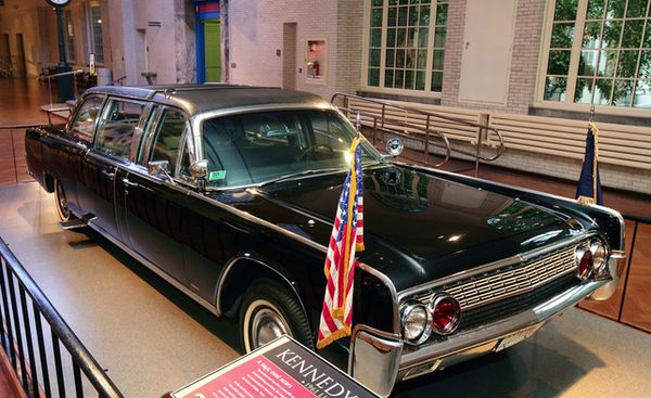รถยนต์กับเรื่องราว ในพิพิธภัณฑ์ Henry Ford