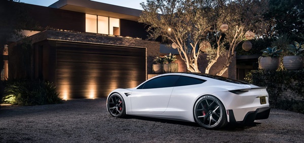ไหนใครว่าไม่แรง Tesla Roadster รถยนต์ไฟฟ้าที่เร่งจาก 0-160km/h ได้ใน 4 วินาที