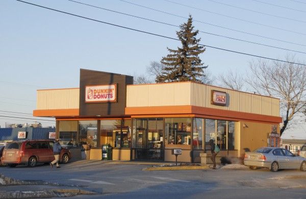 จอดรถหน้าร้าน Dunkin Donuts ในรัฐ Maine ถือเป็นเรื่องผิดกฎหมาย