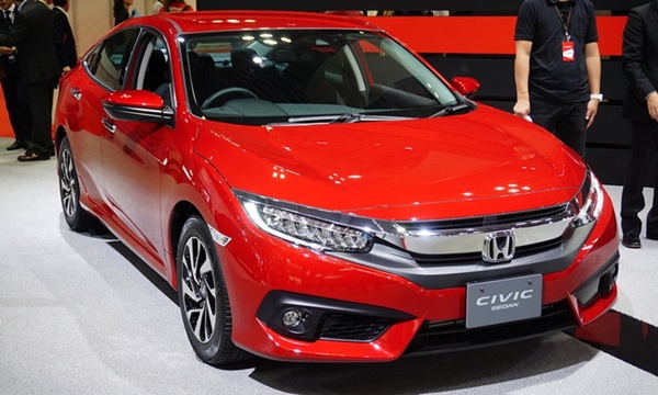 Honda Civic ราคา 869,000 – 1,199,000 บาท