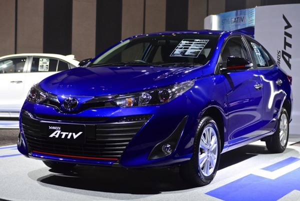 Toyota Yaris ATIV ราคา 479,000 – 635,000 บาท