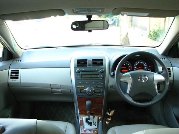 ดีไซน์ภายในของ Toyota Altis 2008