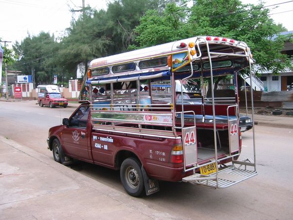 รถกระบะใช้ขนส่งคนได้ด้วยในไทย