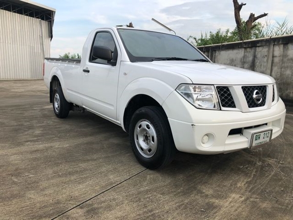 NISSAN Navara