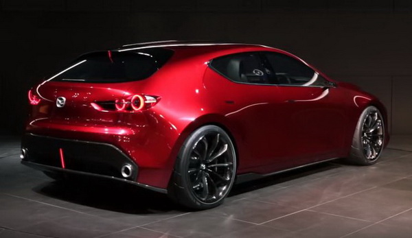 All New Mazda 3 มาพร้อมกับตัวถังแแบบ Hatchback ที่สอดรับกับการออกแบบด้วยเส้นโค้งมนของช่วงท้ายรถได้เป็นอย่างดี