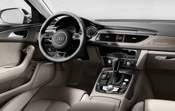 ภายในออกแบบมาให้เงียบเป็นพิเศษ สำหรับการตกแต่งก็หรูหราตามแบบฉบับ Audi