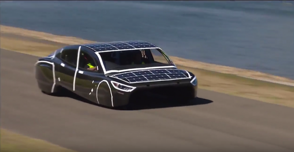 รถยนต์พลังงานแสงอาทิตย์ Violet ที่พัฒนาโดยทีมนักศึกษาในประเทศออสเตรเลีย