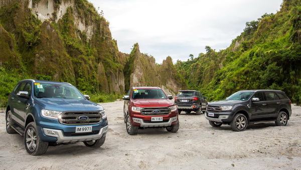 Ford Everest 2018 มาพร้อมกับ 4 รุ่นย่อย ราคาเริ่มต้น 1,299,000 - 1,799,000 บาท
