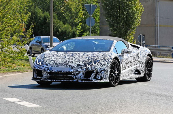 ภาพสปายช็อตของ Lamborghini Huracán ที่หลุดมาก่อนหน้า