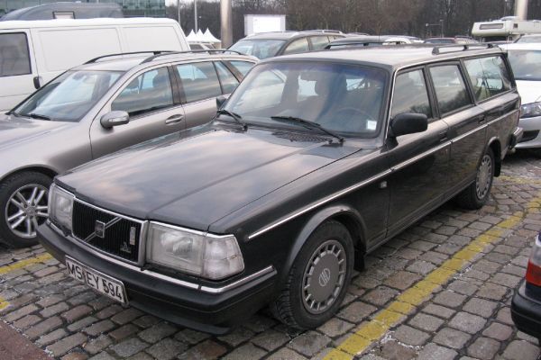  Volvo 240 GL (1993) ราคาตอนนี้ไม่ถึง 3 พันเหรียญด้วยซ้ำ